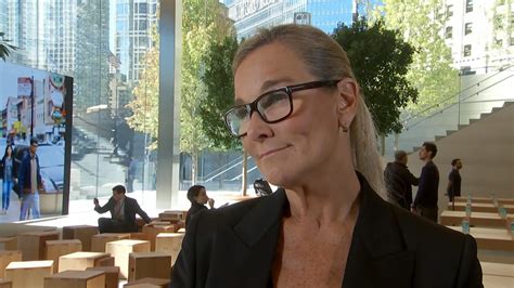 How Tim Cook convinced Angela Ahrendts to leave Burberry for 